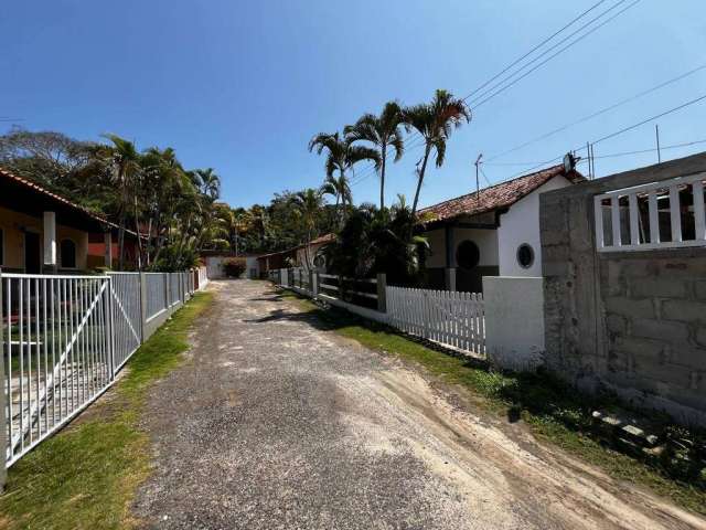 Charmoso Imóvel Colonial em Condomínio Exclusivo na Praia da Tereza