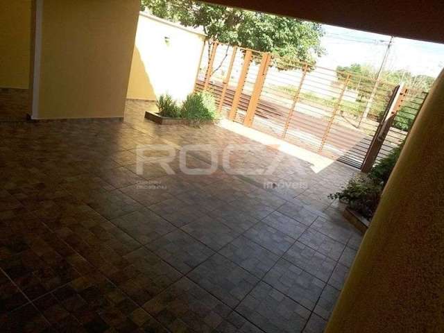 Linda casa de 3 dormitórios com piscina e canil em Lagoinha, Ribeirão Preto!