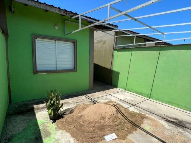 Casa 2 dormitórios à venda na praia em Mongaguá