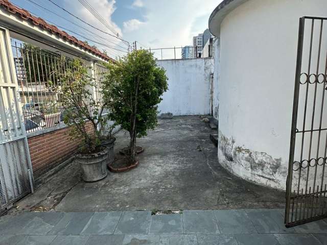 Vendo Casa na Av Paraíba próximo ao Manauara Shopping