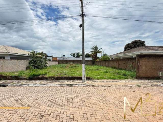 Lote com 640m , plano e murado, R 320.000 Cond Quintas do Trevo no Jd Botânico