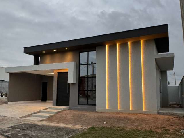 Belíssima casa recém construída no condomínio Majestic- Cajupiranga