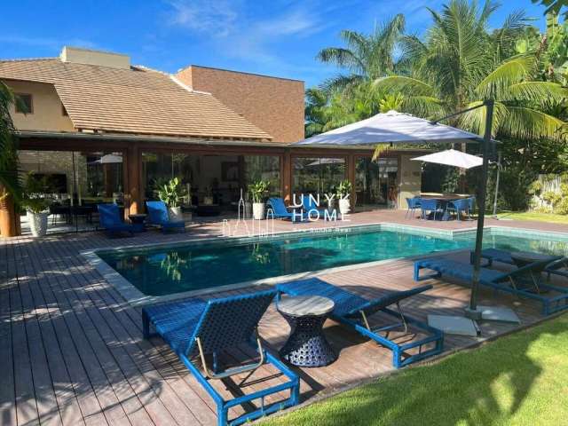 Locação de Casa  em Trancoso, com 7 suítes, piscina e Staff