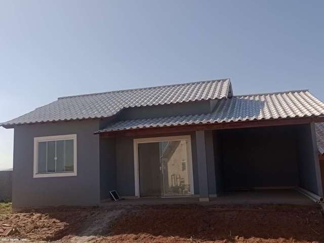 Casa para Venda em Saquarema, Itaúna, 2 dormitórios, 1 suíte, 2 banheiros, 2 vagas