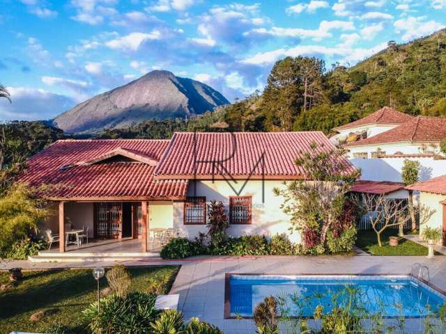 Casa Alto Padrão, com linda área gourmet, sauna e piscina