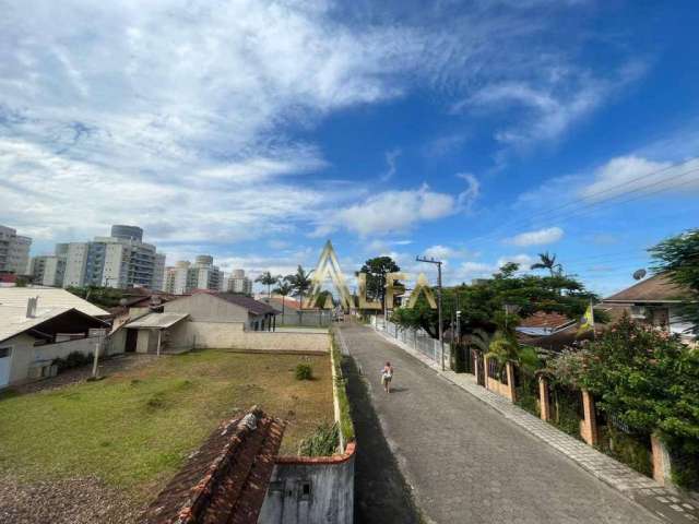 Prédio Comercial na principal Avenida de Penha.