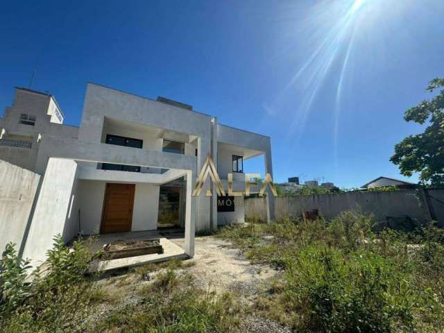 Linda casa, pertinho do mar com 4 dormitórios - navegantes