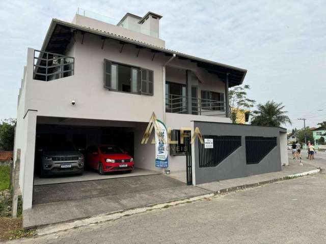 CASA QUADRA MAR com 5 dormitórios à venda, 215 m² por R$ 2.500.000 - Centro - Penha/SC