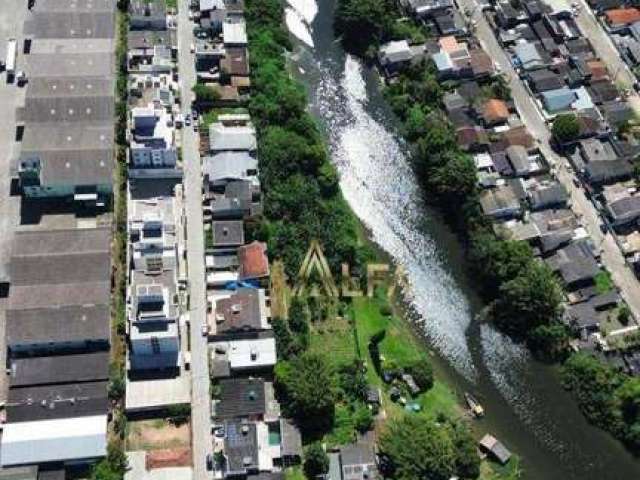 Excelente terreno ótima localização para investir ou construir.