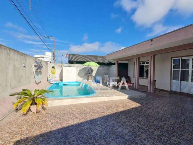 Casa  / 3 dormitórios e piscina  à venda, 107 m² por R$ 799.000 - Centro - Navegantes/SC