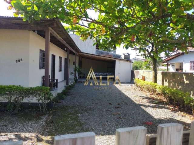 Casa a poucos metros da praia