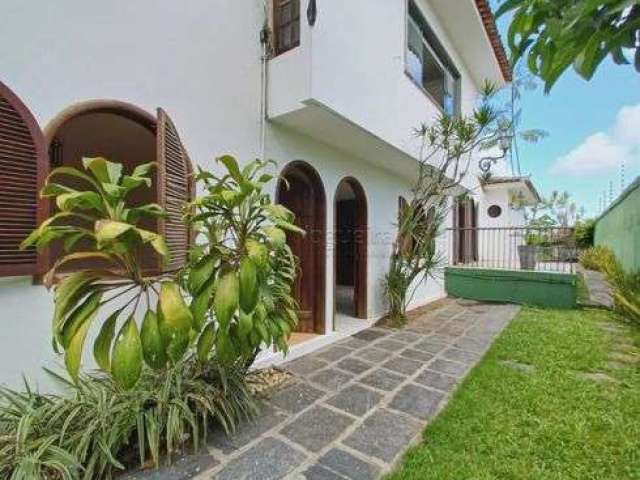 Casa para venda possui 446m² com 6 quartos em Várzea - Recife - PE