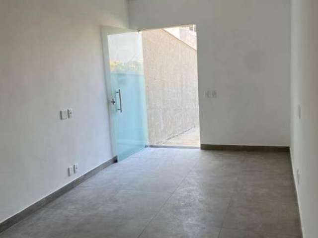 Excelente casa geminada de 02 quartos com 02 suites no Canaa!!