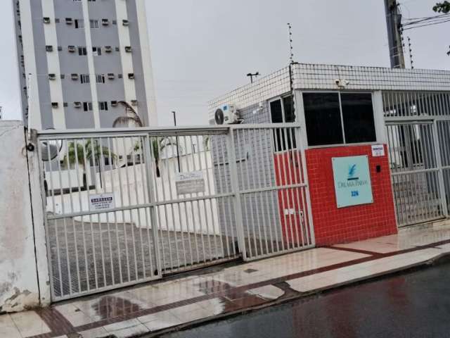 Apartamento no Farol, com 03 quartos.