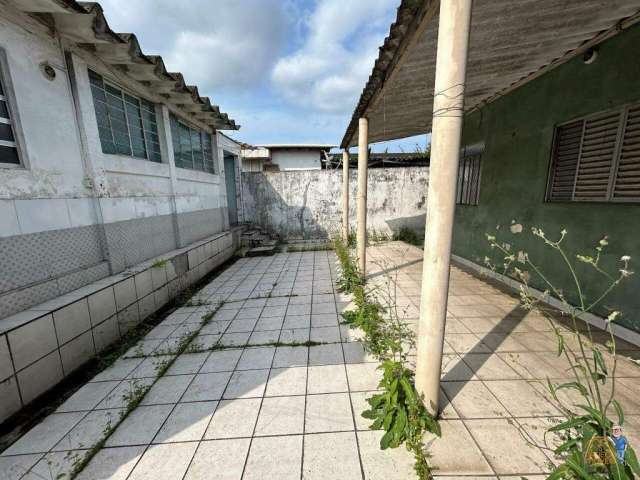 Casa à venda, 2 quartos, 3 vagas, Rádio Clube - Santos/SP