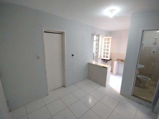 Apartamento C/ 02 Quartos Para Alugar No Bairro Bom Futuro, Fortaleza/CE