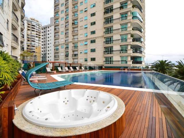 Residencial La Perle com 4 suítes e 4 vagas na Beira Mar de Florianópolis