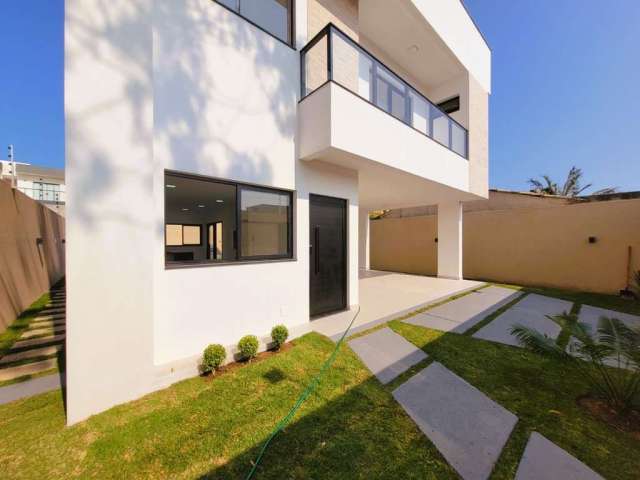 Casa duplex - 3 quartos sendo 1 suíte - 147m² Área construída - 360m² Terreno plano - por R$ 1.300.000,00 - Morada do Sol - Vila Velha/ES