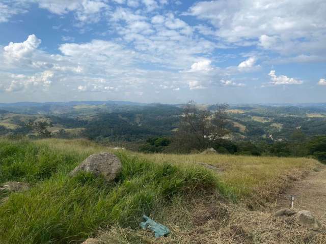 Terreno de 1000m² a 14 minutos da rota do vinho em São Roque-SP