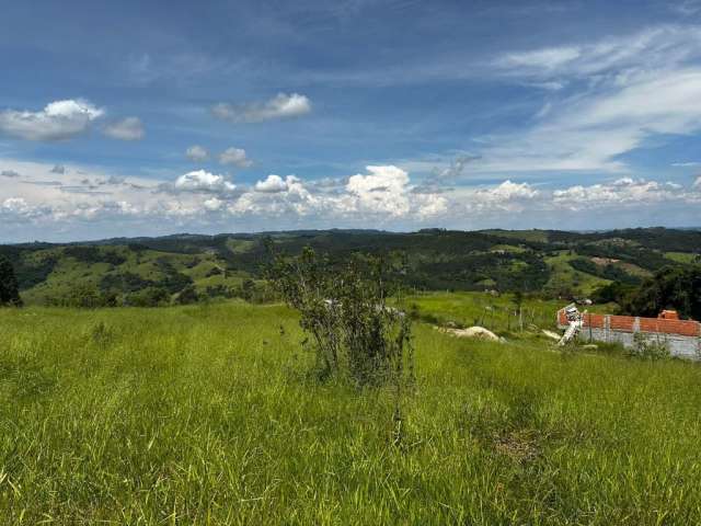 Paraíso Espaçoso: 1000m² de Natureza em São Roque