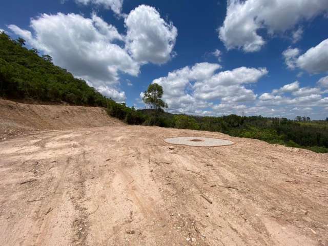 Terreno de 500 m² em Bairro Tranquilo de Alumínio