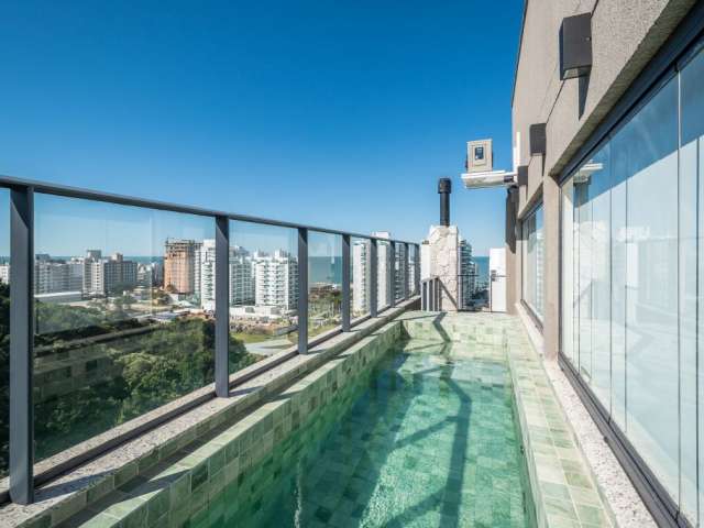 Cobertura triplex com piscina aquecida