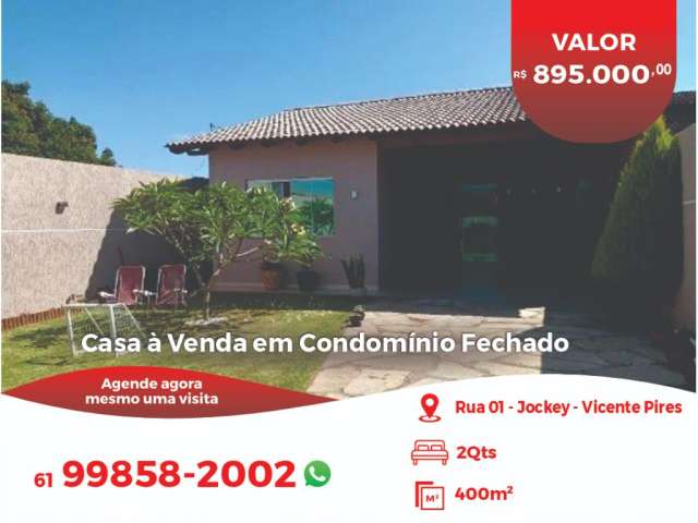 Casa à Venda em Condomínio Fechado