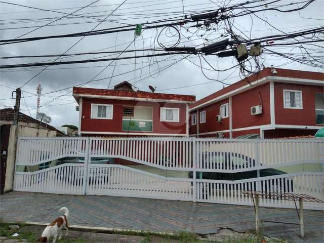 Sobrado com 2 quartos à venda em Parque Bitaru - SP