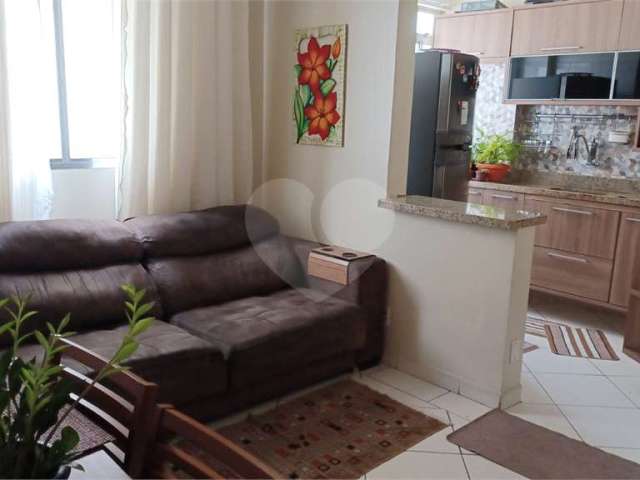 Apartamento - 1 dormitório com vaga de garagem - 55m² -