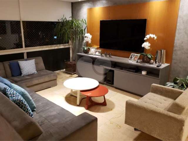 Apartamento com 3 quartos à venda em Cerqueira César - SP