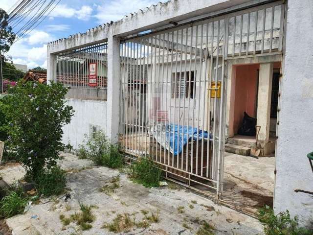 Casa terreá em frente o portão 3 da USP  , ótimo para em vestimento .