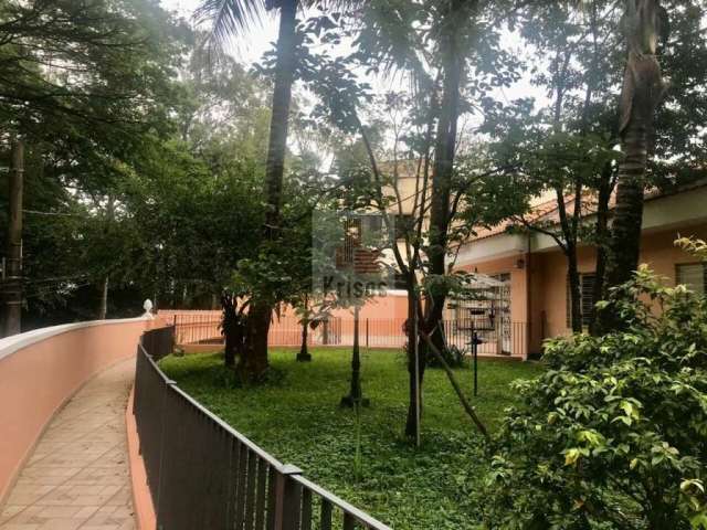 Casa térrea bem localizada a venda na Vila Sônia!700 m2 de têrreno