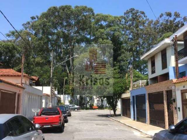 Sobrado em residencial fechado!