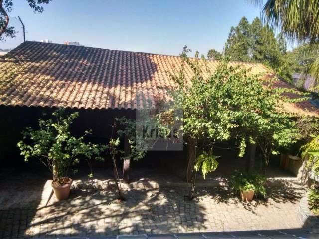 Casa na Vila Sônia, com Elevador e todo conforto que uma família necessita