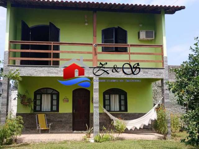 ótima casa Duplex de três quartos em Itaipuaçu.