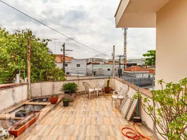 Casa com 3 Quartos e 3 banheiros à Venda,