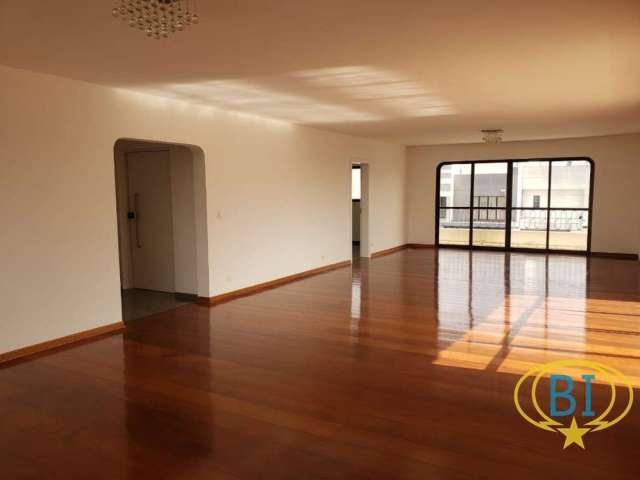 Cobertura Duplex com 5 quartos, 648 m², 6 vagas, churrasqueira,  linda vista à venda em Santo Amaro