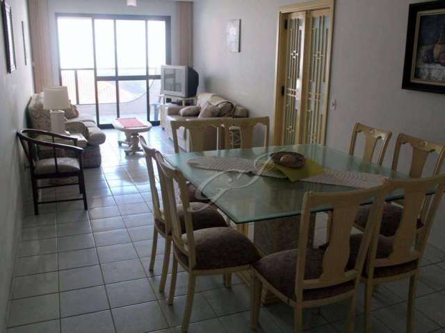 Apartamento com 2 dormitórios sendo 1 suíte, sacada, lazer, 2 vagas na Praia das Pitangueiras no Guarujá/SP