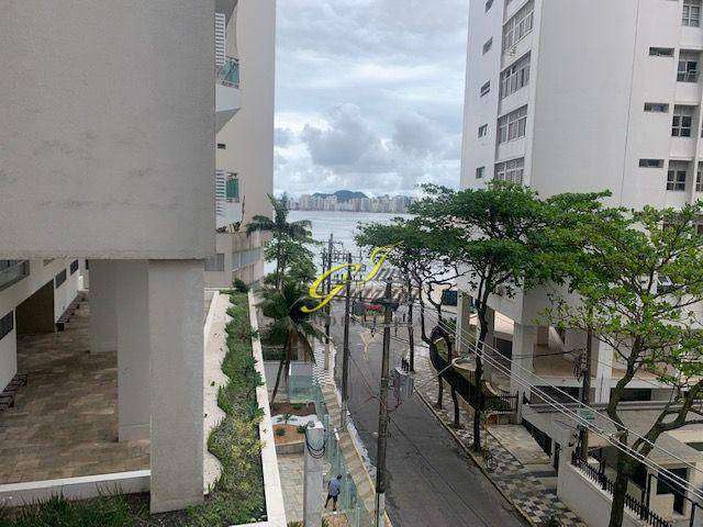 Apartamento com 4 dormitórios sendo 1 suíte, 2 vagas de garagem, sacada com vista para o mar na Praia das Pitangueiras no Guarujá/SP