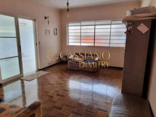 Casa à venda de 258m² | 03 dormitórios, sendo 01 suíte e 02 vagas de garagem | Vila Adyana - São José dos Campos |