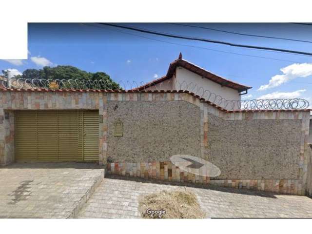 Casa com 4 quartos à venda na Rua Joana D'arc, Primeiro de Maio, Belo Horizonte, 415 m2 por R$ 785.000