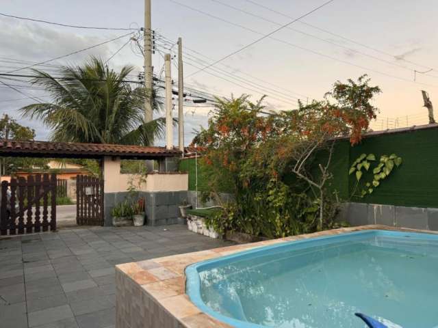 Casa com piscina 2 dormitórios sendo 1 suíte