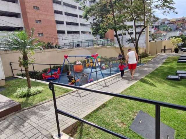 Apartamento 50m2 na Cachoeirinha. 2 dormitórios, 1 banheiro, 1 sala e 1 vaga