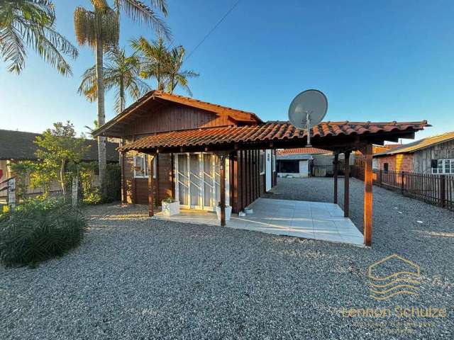 Casa de madeira com 4 quartos bairro Salinas - Balneário Barra do Sul