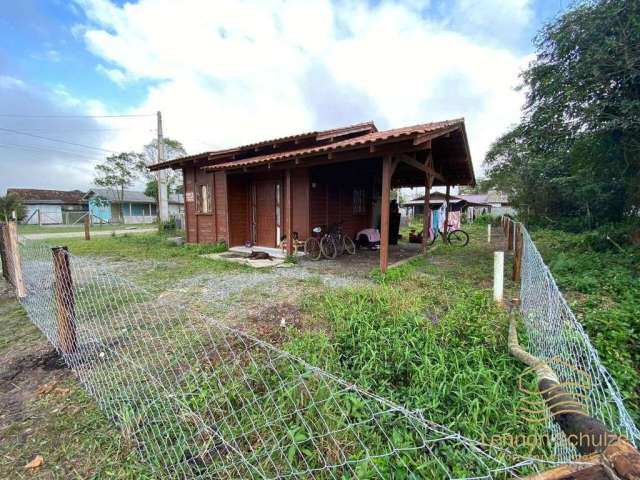 Casa de esquina com terreno de AT 442,26m² - Baln. Barra do Sul- Salinas