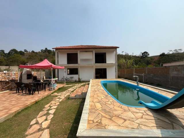 Igrejinha/ Juiz de Fora-MG - Linda Granja com 3 Quartos Piscina Campo de Futebol e lago