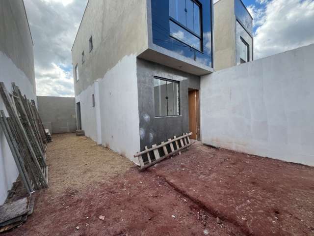 Linda Casa com 2 Quartos e Área Externa no Recanto da Mata