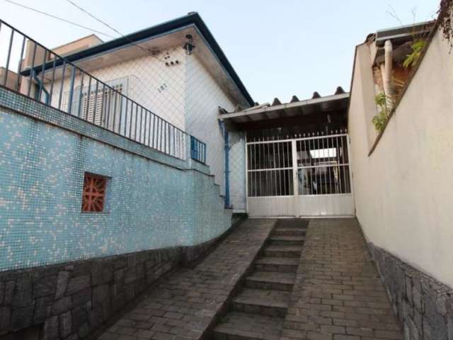 Casa com 2 Dormitórios e 3 Vagas - Vila Bela.