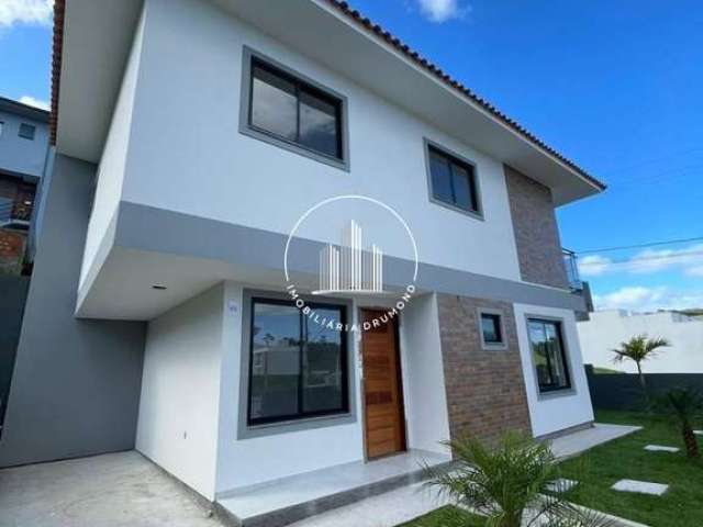 Sobrado com 3 dormitórios à venda, 130 m² por R$ 543.000 - Potecas - São José/SC