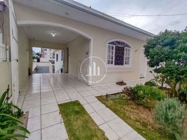 Casa com 4 dormitórios à venda, 208 m² por R$ 699.000 - Ipiranga - São José/SC